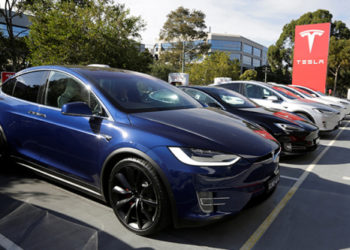 Tesla отзовет на ремонт 11 тысяч кроссоверов