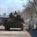 Минобороны заявило о покидающих Мариуполь в гражданской одежде националистах