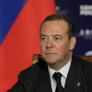 Медведев назвал основания для применения ядерного оружия Россией Вводная картинка