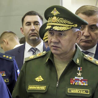 Шойгу проверил выполнение госзаказа на оборонных предприятиях Вводная картинка