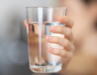 Разработан метод очистки воды с помощью порошка и солнечного света